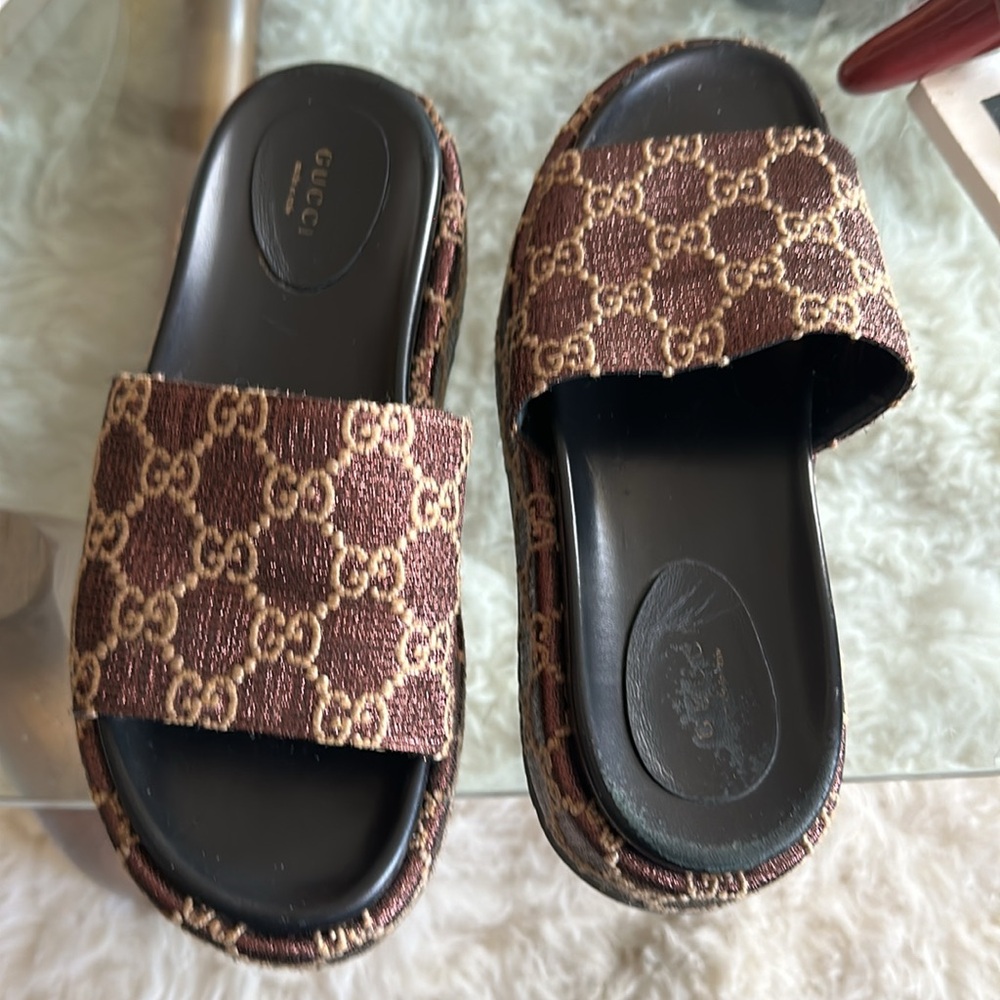 Gucci Angelina Platform Logo Slide - Picture 3 of 12